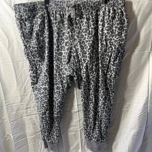 Old Navy Gray Animal Print Joggers
